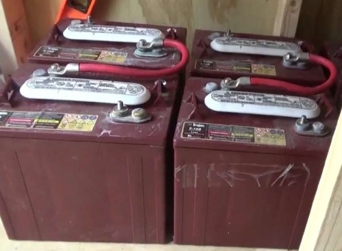 Connecting lead acid batteries in series to increase voltage