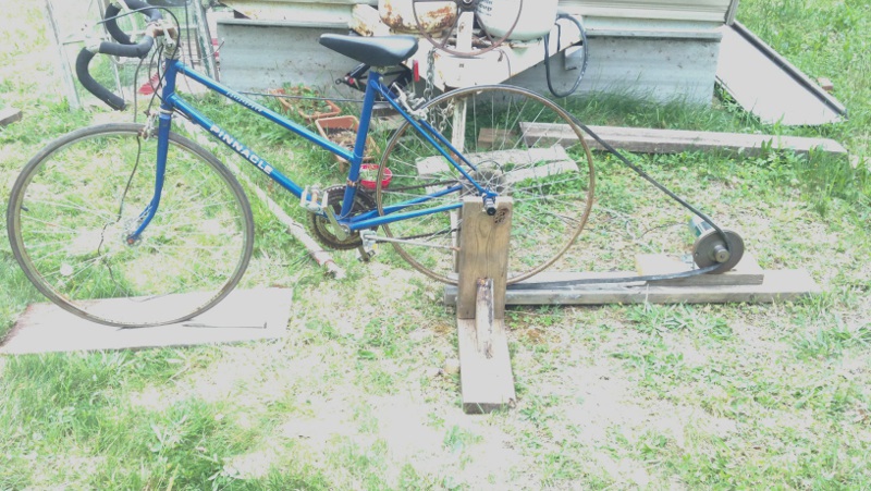 How to make a free bicycle pedal powered generator