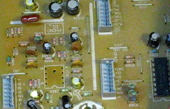 How to use a desoldering pump to desolder electronics How to desolder electronics components
